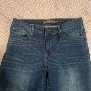 Levi’s Demi Curve Jeans